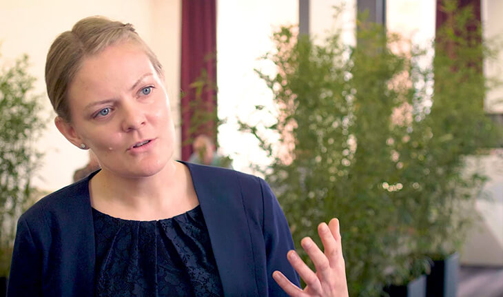 Marika Brake-Fischer spricht im Interview über das reformierte Mutterschutzgesetz.